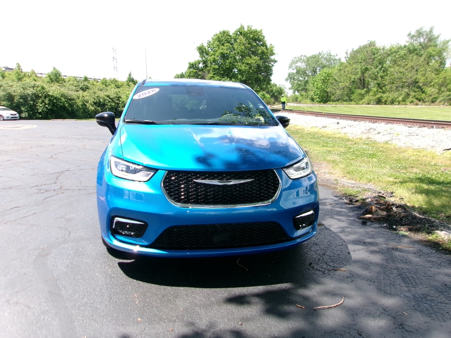Blue Chrysler Pacifica image number 14