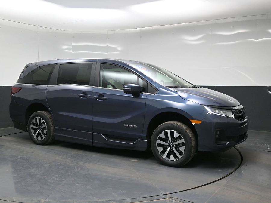 Blue Honda Odyssey image number 14