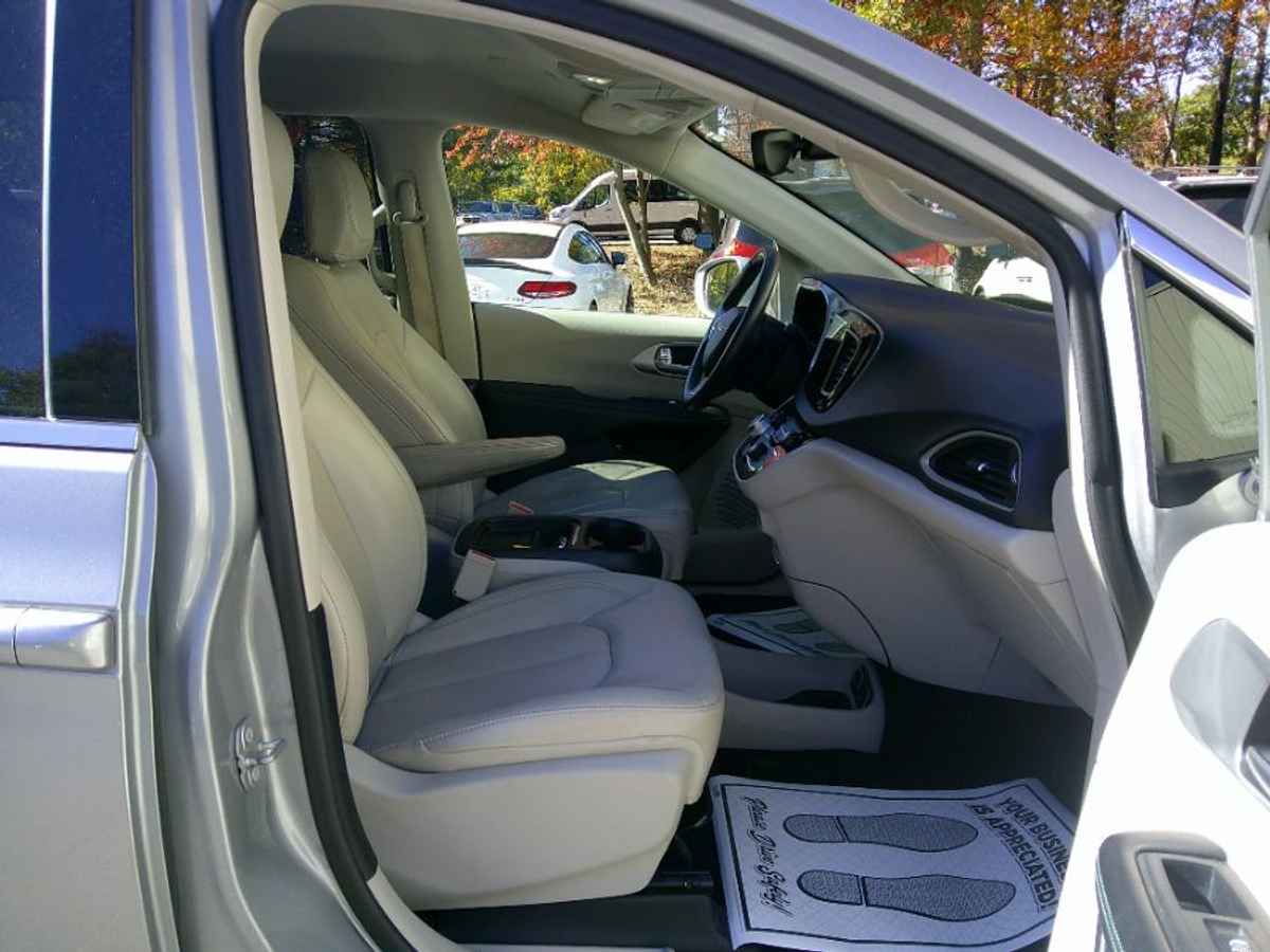 2018 CHRYSLER PACIFICA - Image 17