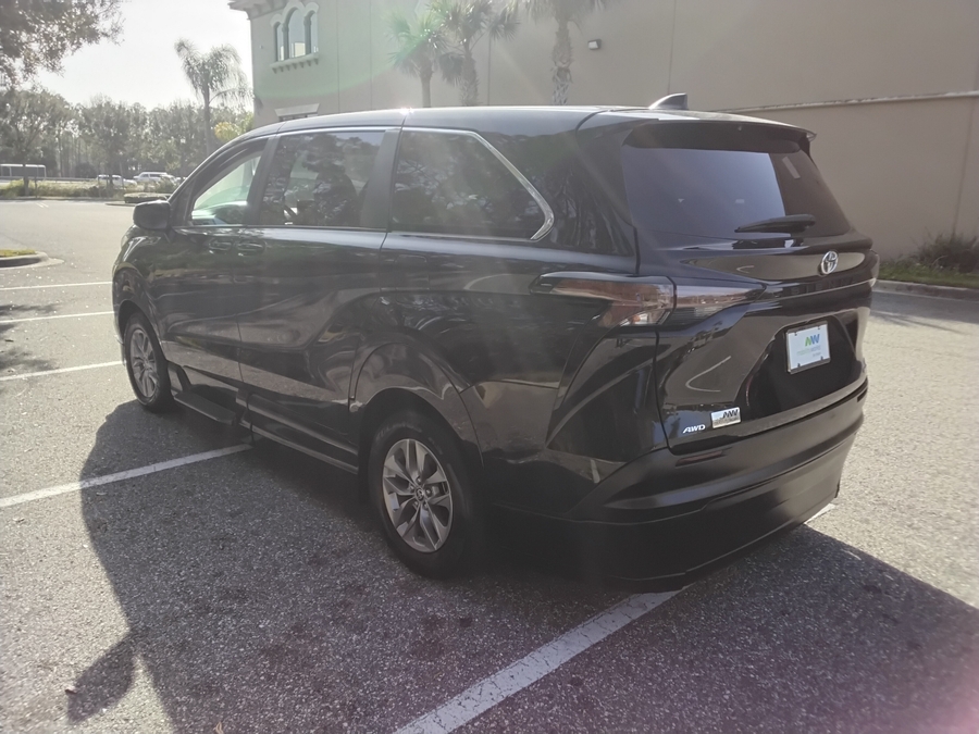 Black Toyota Sienna image number 6