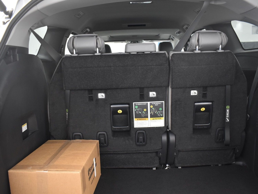New 2025 Toyota Sienna Hybrid XLE Plus - BraunAbility Side Entry Entry In Floor Automatic Ramp