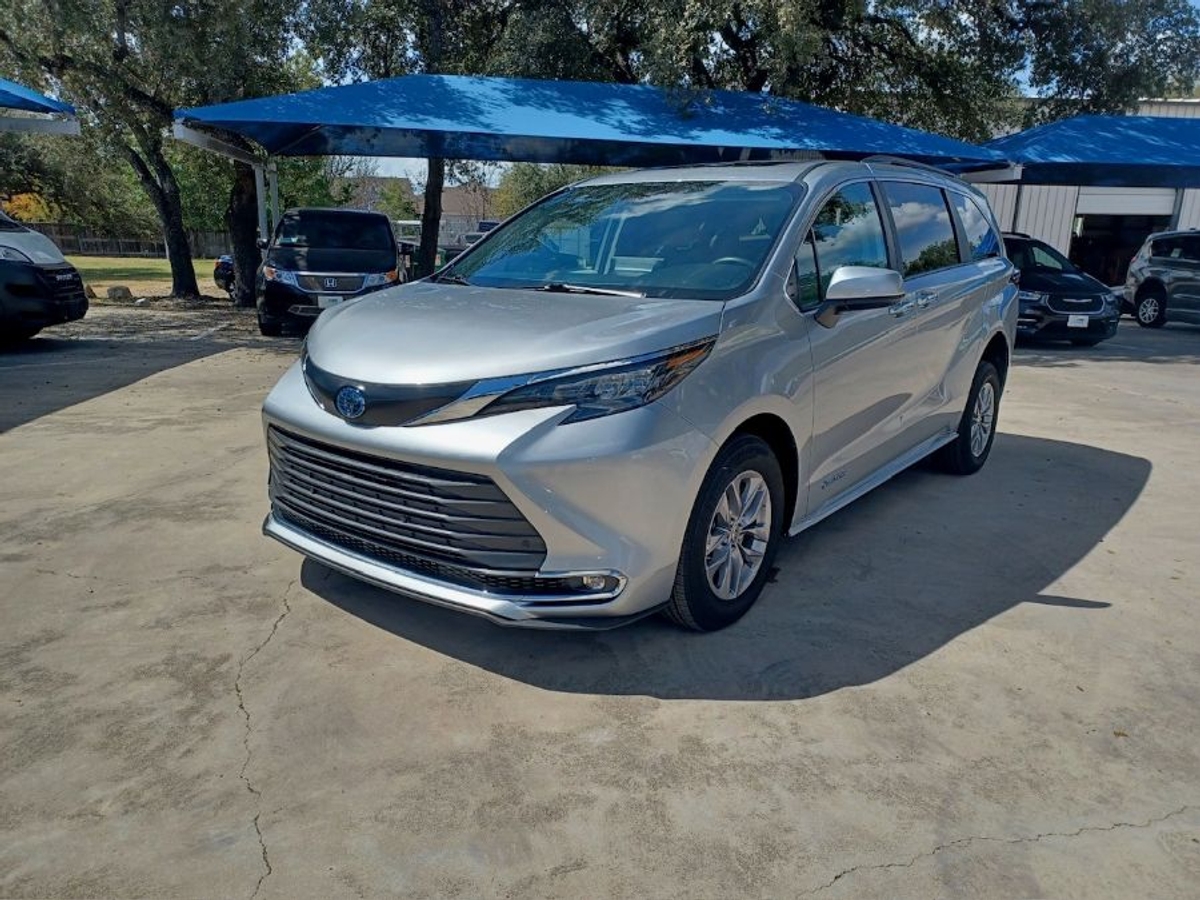 2024 TOYOTA SIENNA - Image 8