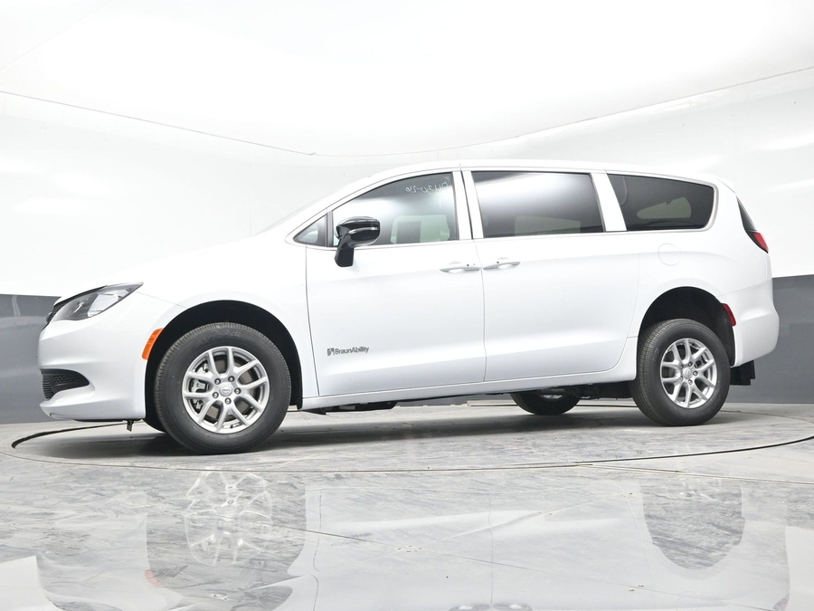 New 2026 Chrysler Voyager LX - BraunAbility Rear Entry Entry Fold Out Manual Ramp