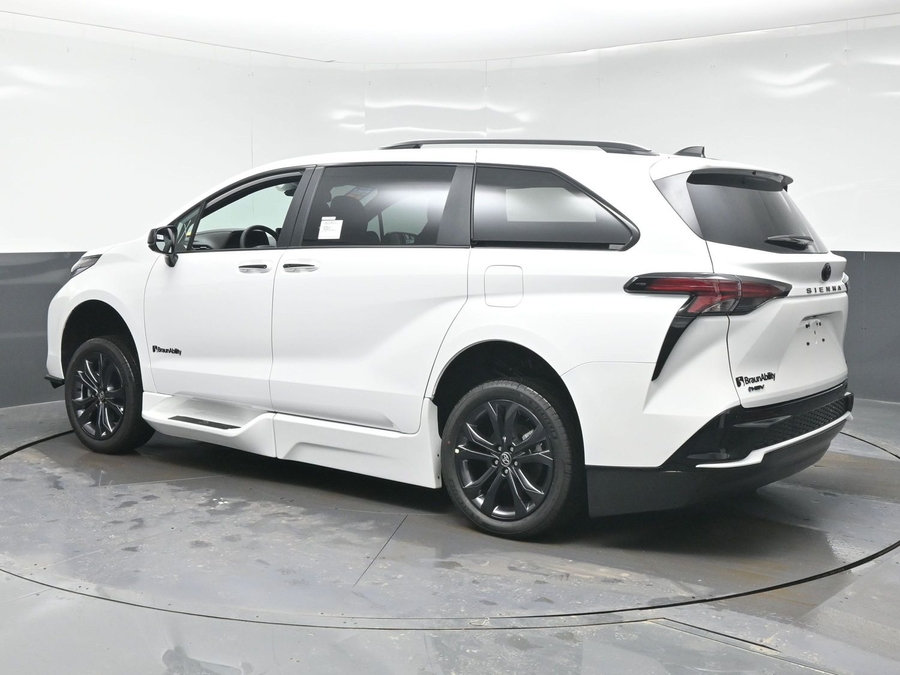 New 2025 Toyota Sienna Hybrid XSE Sport - BraunAbility Side Entry Entry In Floor Automatic Ramp