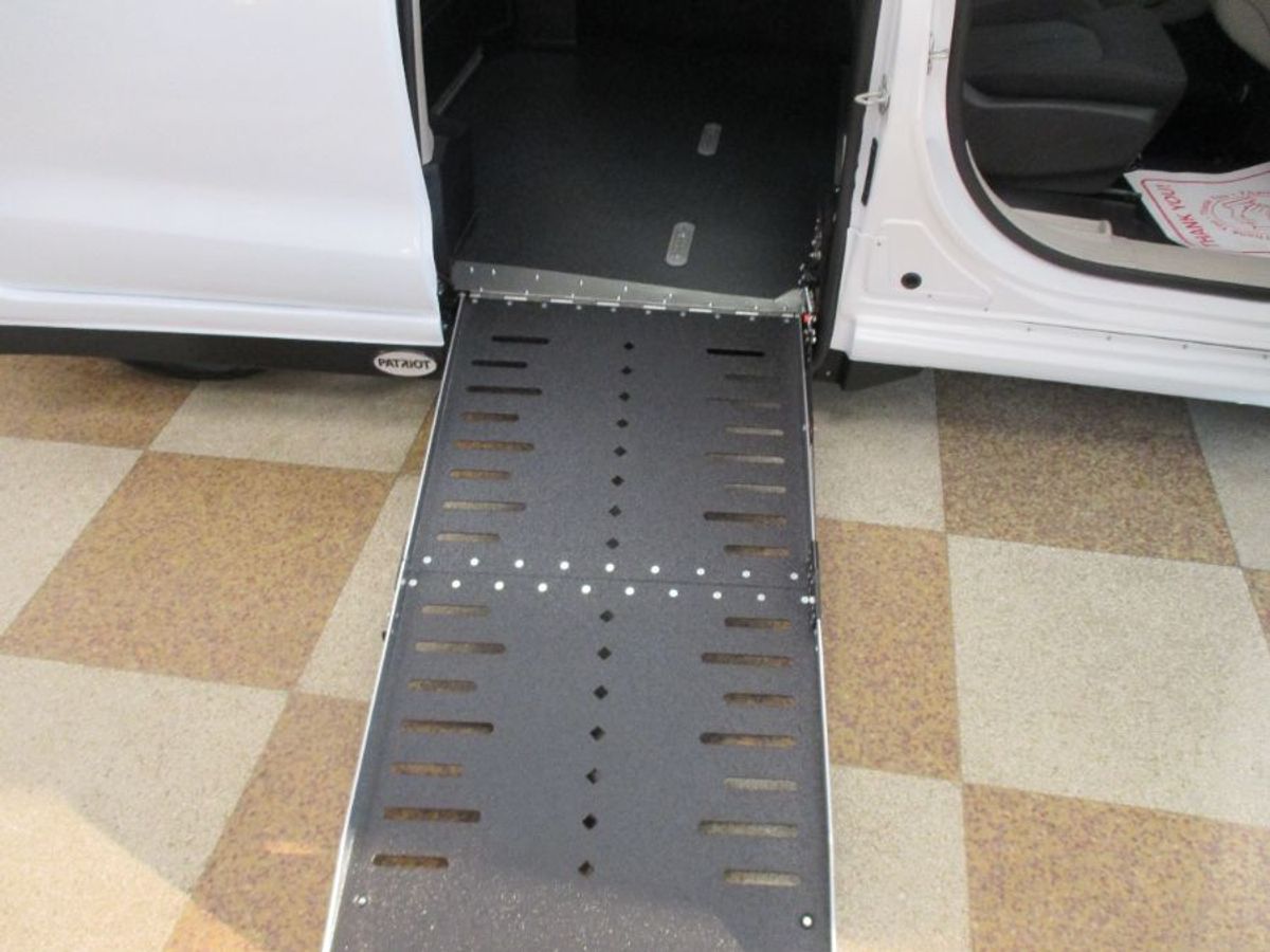 2024 CHRYSLER VOYAGER - Image 8