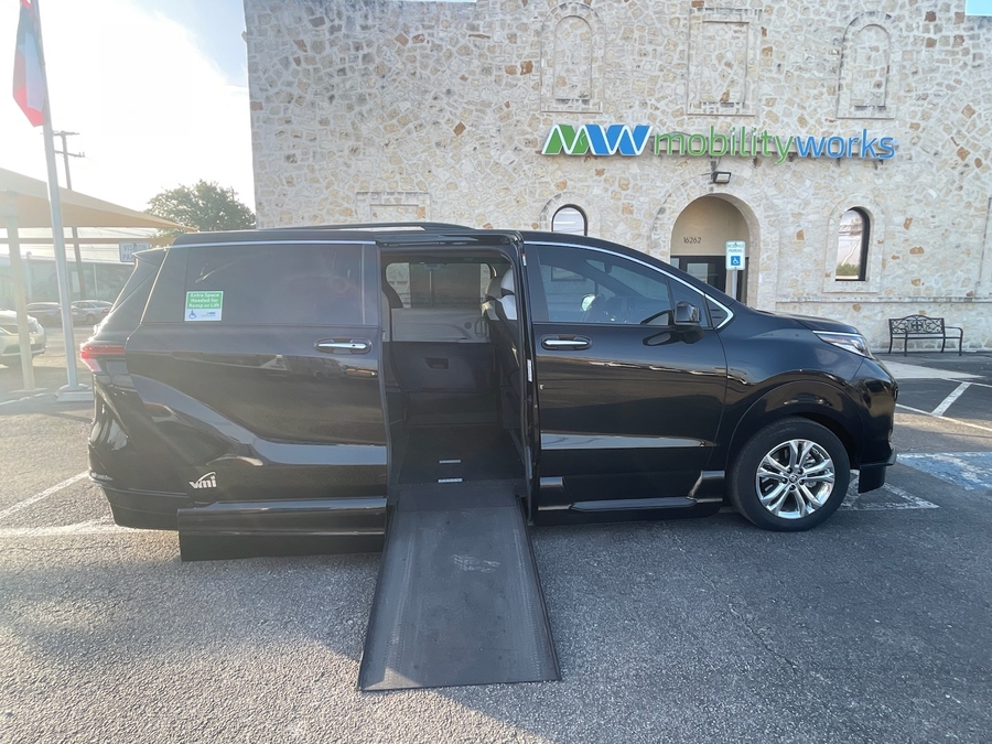 Black Toyota Sienna image number 3
