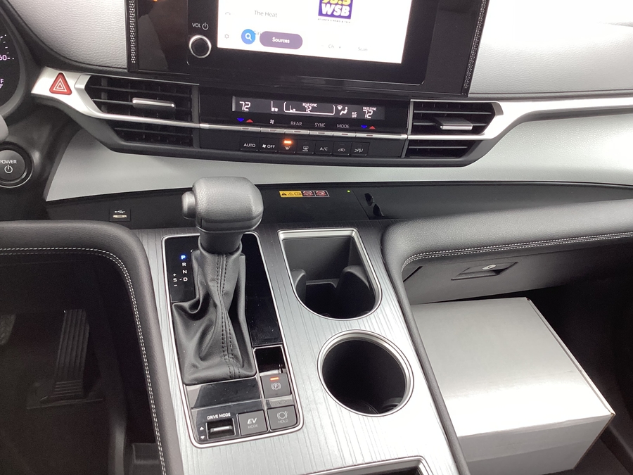 2025 TOYOTA SIENNA - Image 19