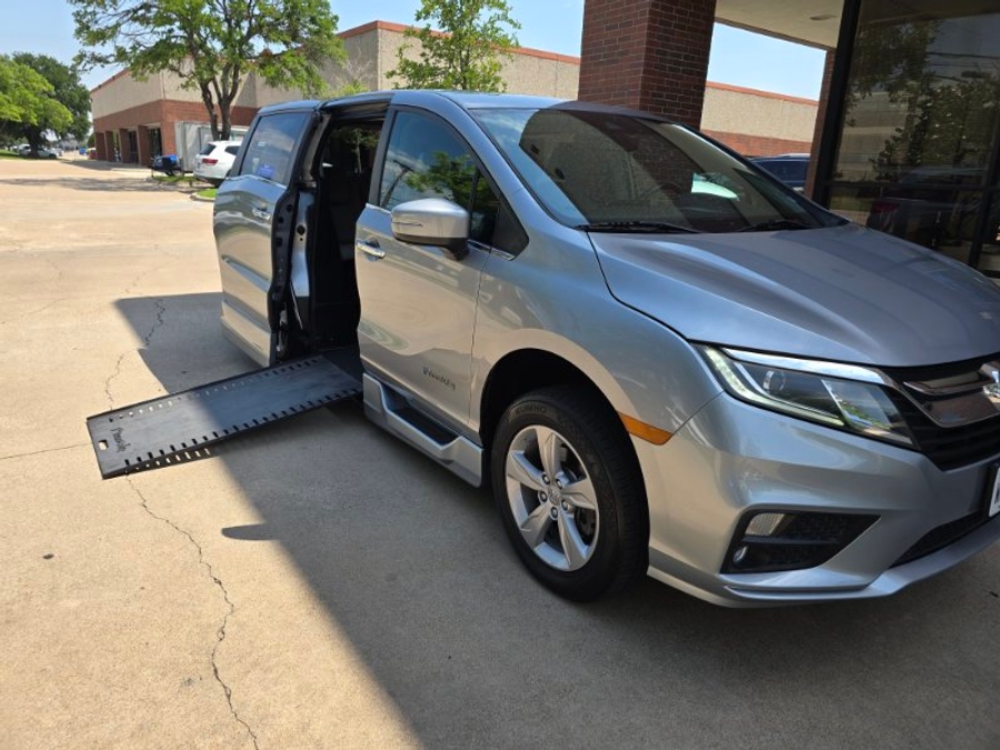 Used 2020 Honda Odyssey EX-L - BraunAbility Side Entry Entry In Floor Automatic Ramp