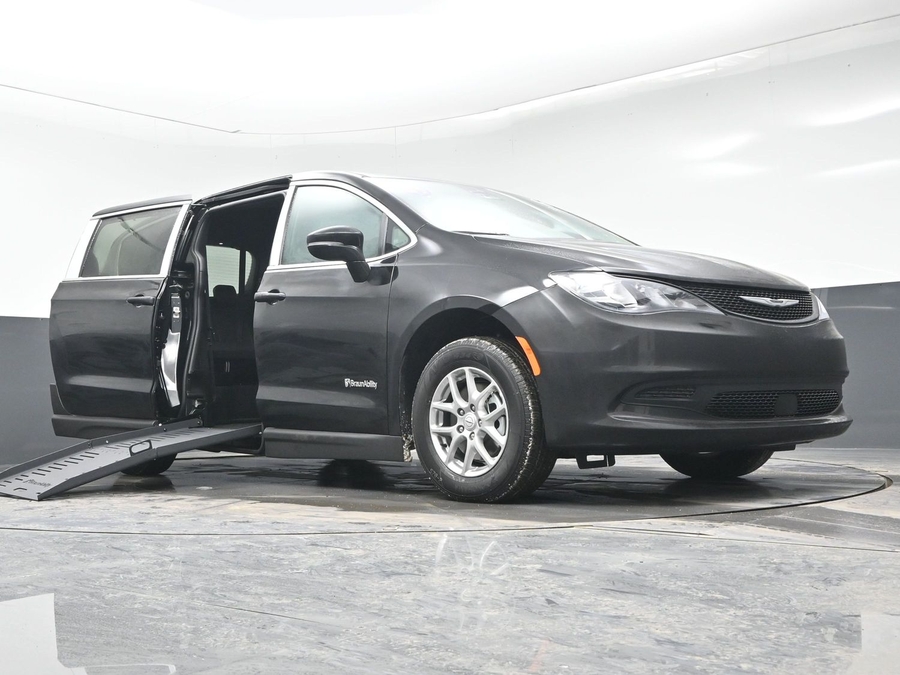 New 2026 Chrysler Voyager LX - BraunAbility Side Entry Entry Fold Out Manual Ramp