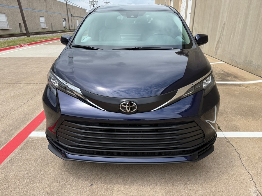 New 2026 Toyota Sienna Hybrid LE - Vantage Mobility Commercial Rear Entry Entry Fold Out Manual Ramp