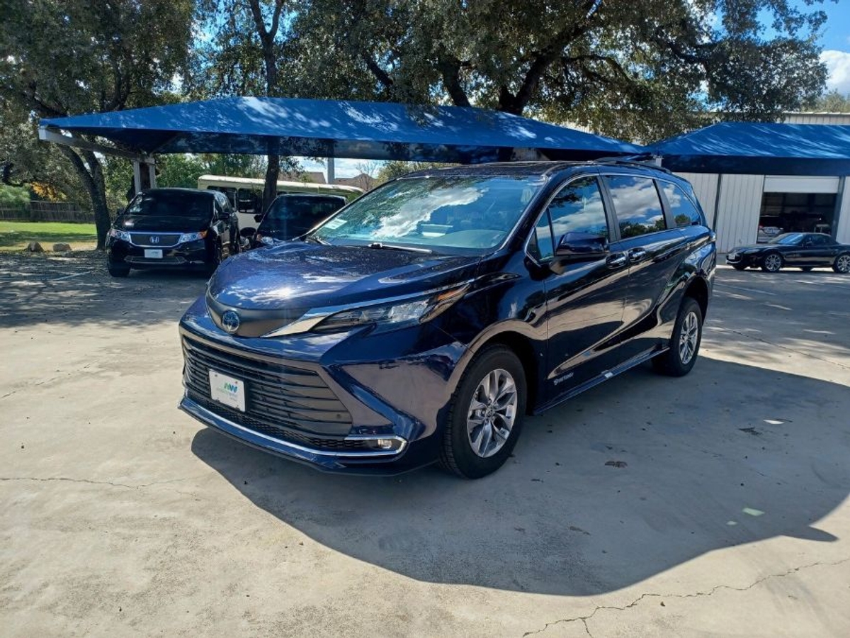 2024 TOYOTA SIENNA - Image 8
