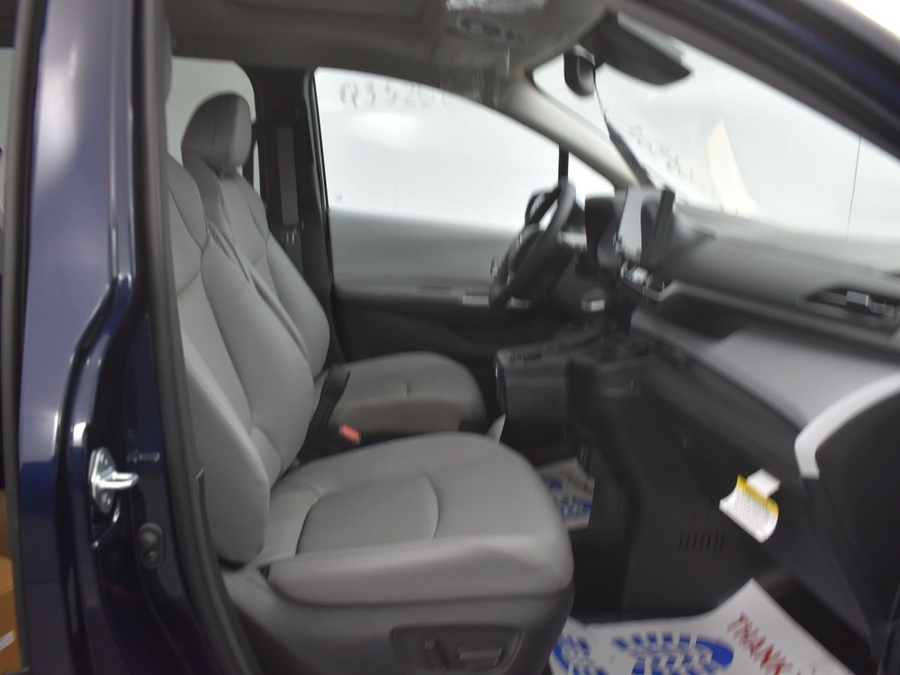 New 2025 Toyota Sienna Hybrid XLE Plus - BraunAbility Side Entry Entry In Floor Automatic Ramp