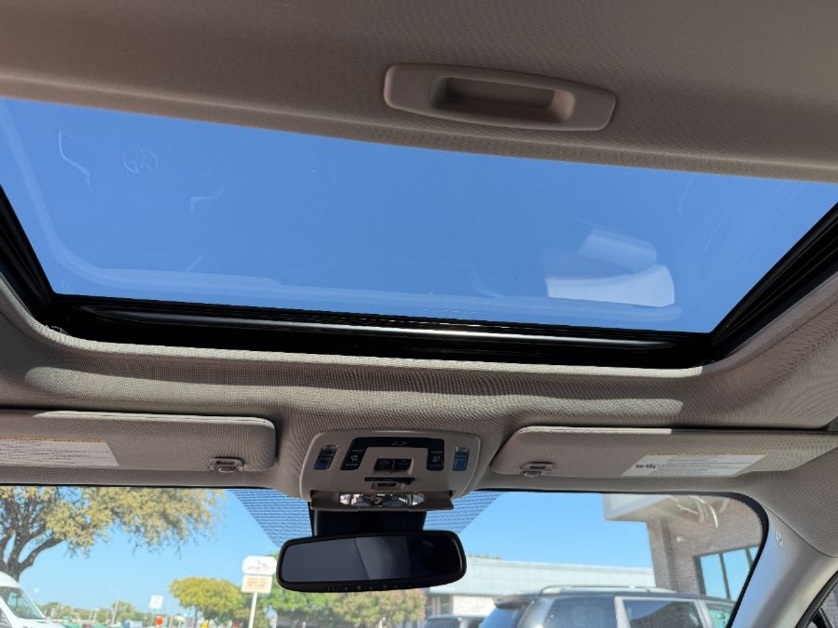 2023 TOYOTA SIENNA - Image 13