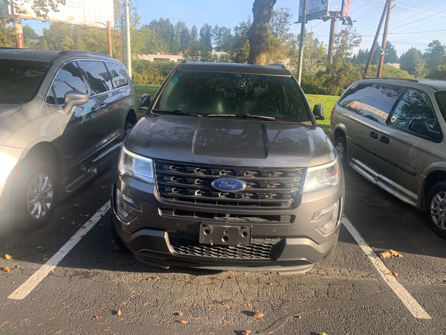 Used 2017 Ford Explorer Limited - BraunAbility Side Entry In Floor Automatic Ramp
