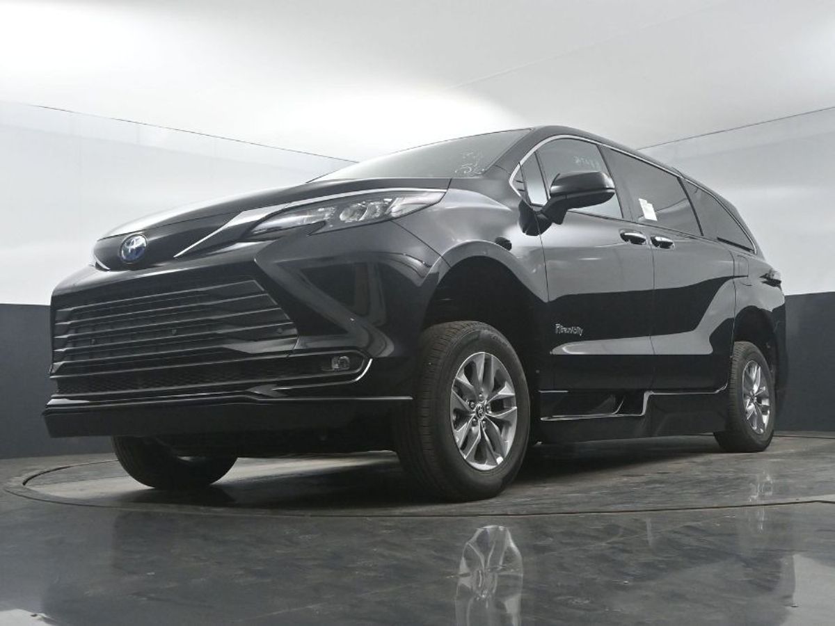 2025 TOYOTA SIENNA - Image 20