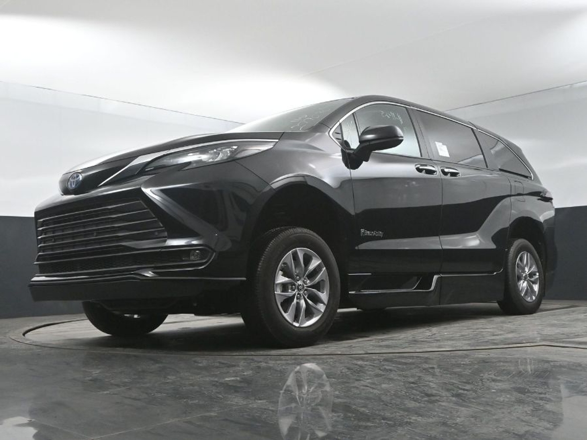 2025 TOYOTA SIENNA - Image 20