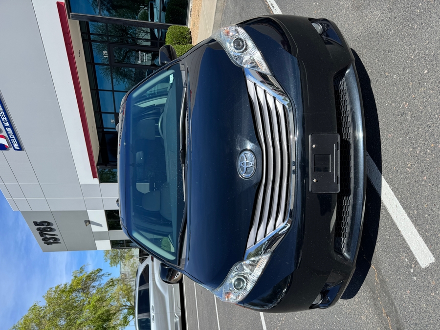 Used 2017 Toyota Sienna XLE - BraunAbility Side Entry Entry In Floor Automatic Ramp