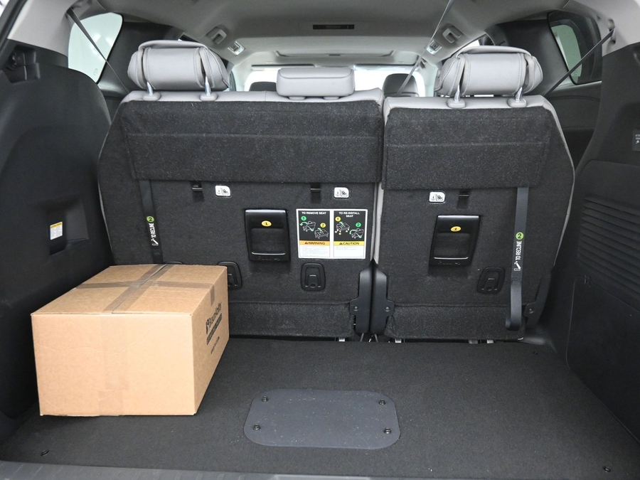 Black Toyota Sienna image number 10