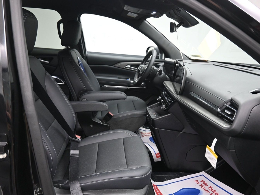 New 2026 Chevrolet Traverse 1LT Midnight - BraunAbility Side Entry In Floor Automatic Ramp