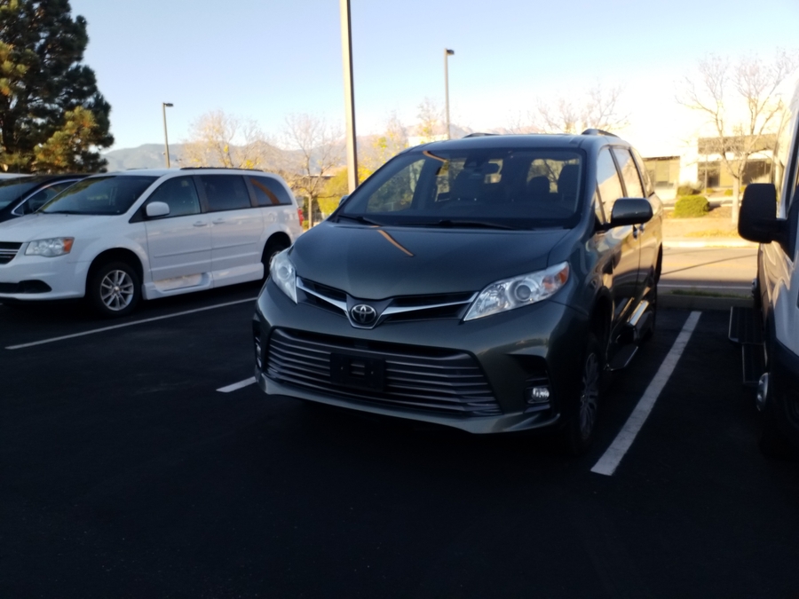 Used 2019 Toyota Sienna XLE - VMI Side Entry In Floor Automatic Ramp