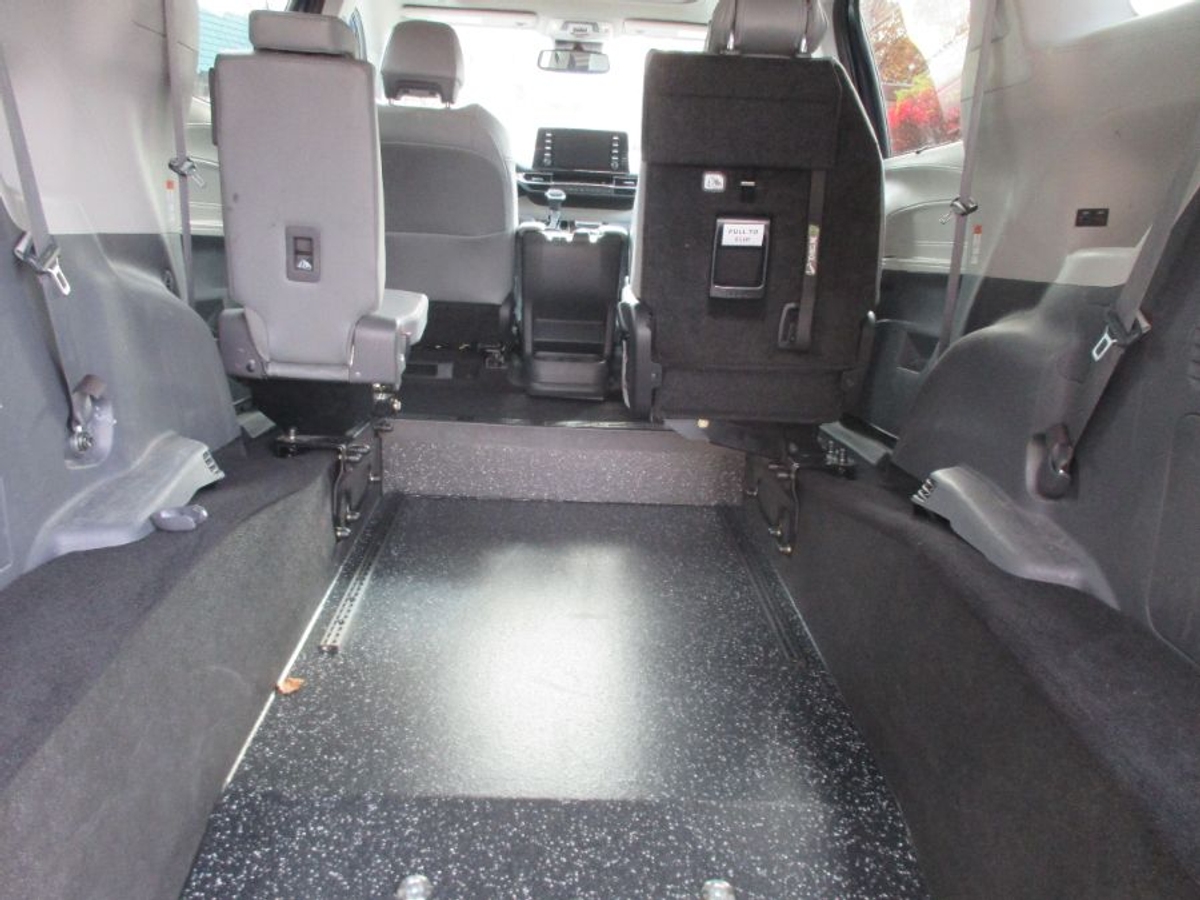 2024 TOYOTA SIENNA - Image 8