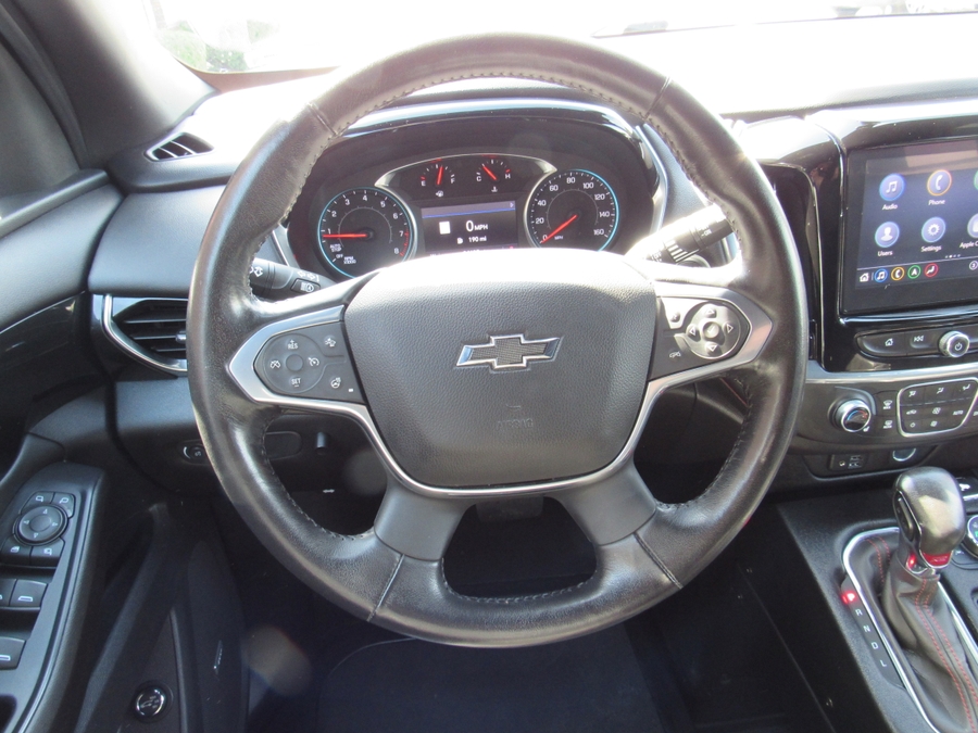 Red Chevrolet Traverse image number 14