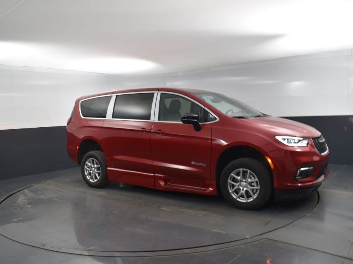 2025 CHRYSLER PACIFICA - Image 17