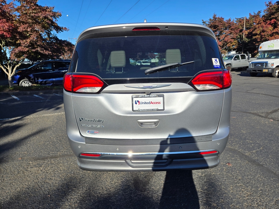 Used 2019 Chrysler Pacifica Touring L - BraunAbility Side Entry Fold Out Automatic Ramp