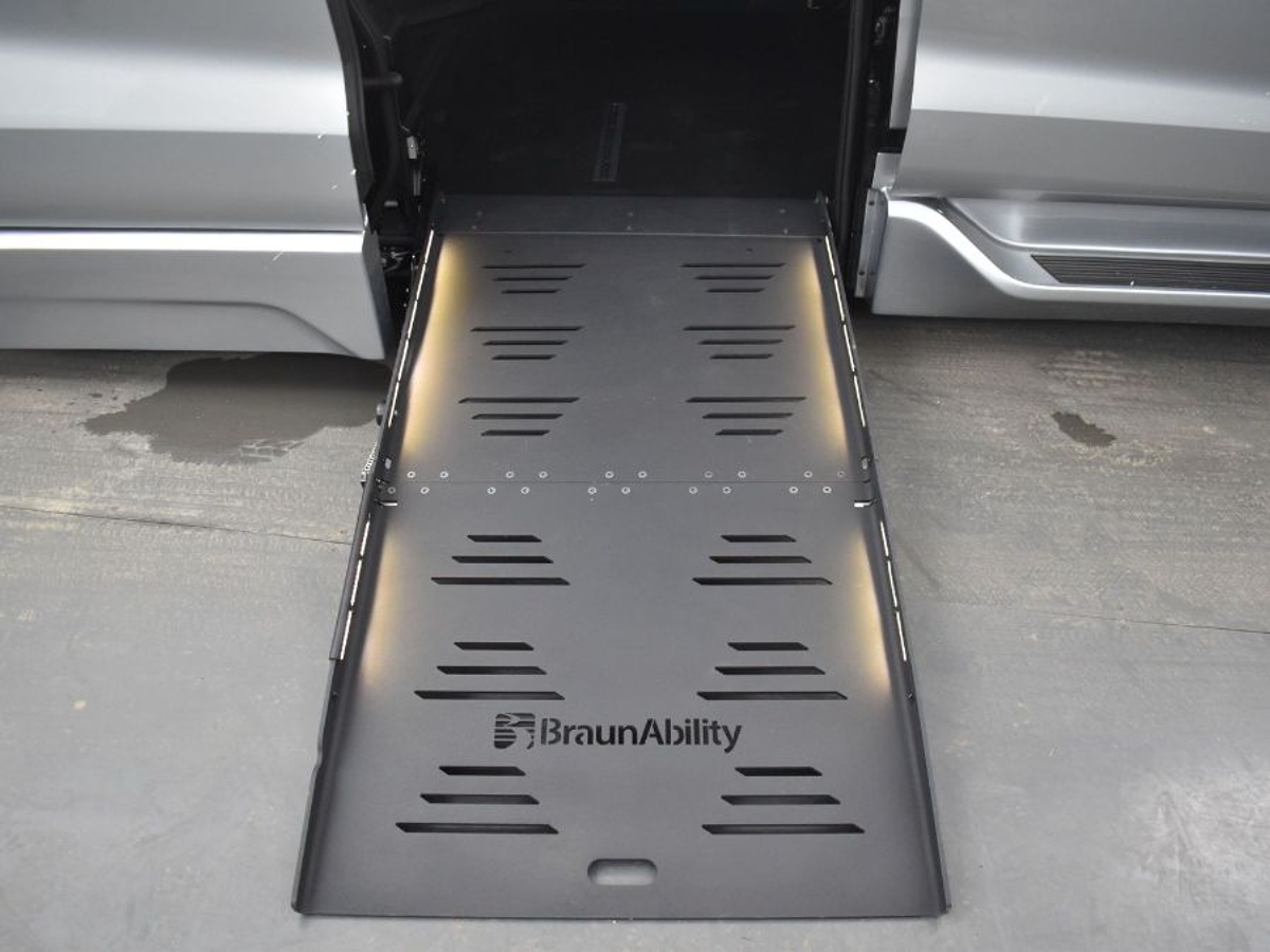 2025 TOYOTA SIENNA - Image 11