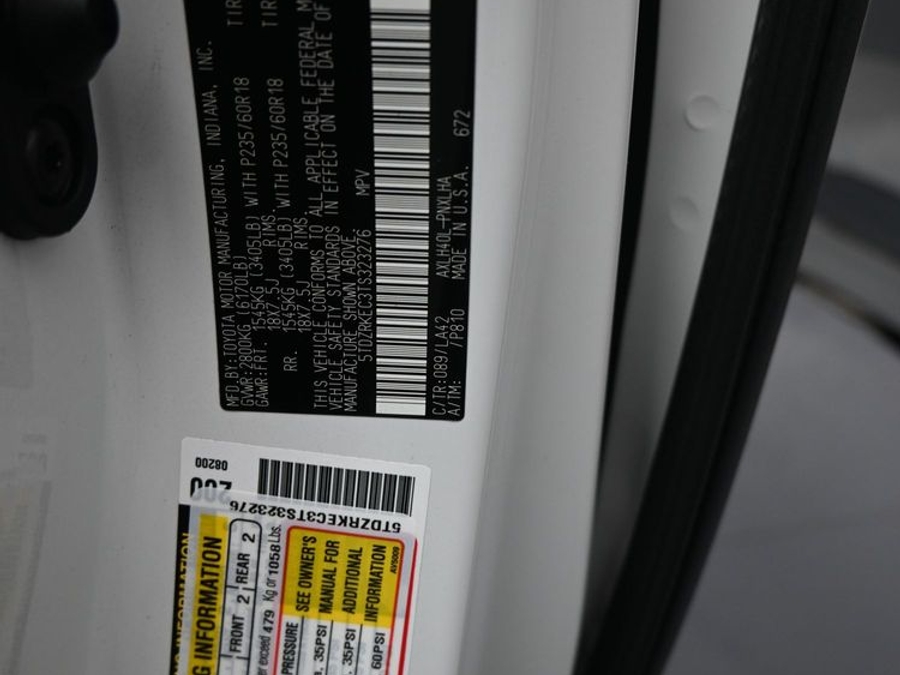 New 2026 Toyota Sienna Hybrid Limited - BraunAbility Side Entry Fold Out Automatic Ramp
