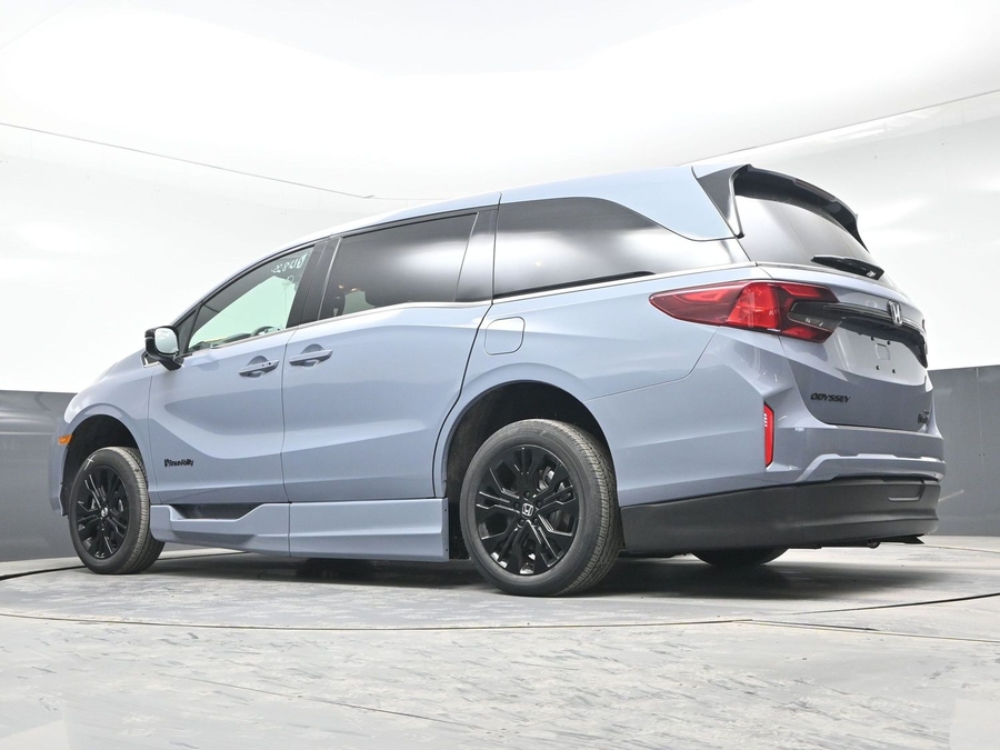 New 2026 Honda Odyssey Touring - BraunAbility Side Entry Entry In Floor Automatic Ramp