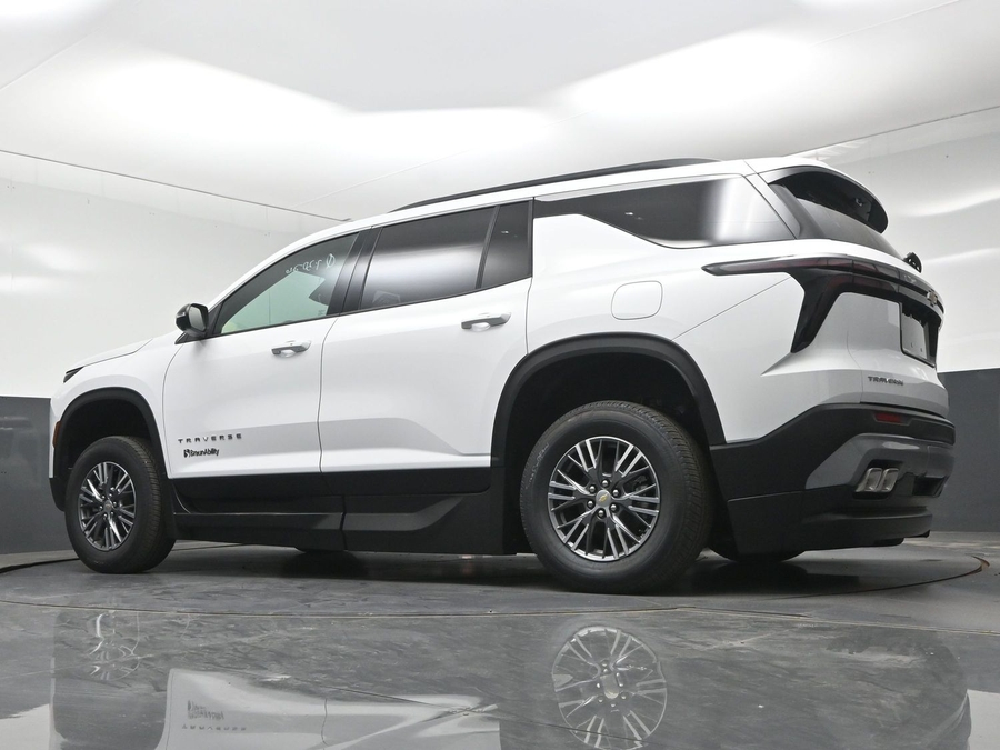 New 2026 Chevrolet Traverse 1LT - BraunAbility Side Entry In Floor Automatic Ramp