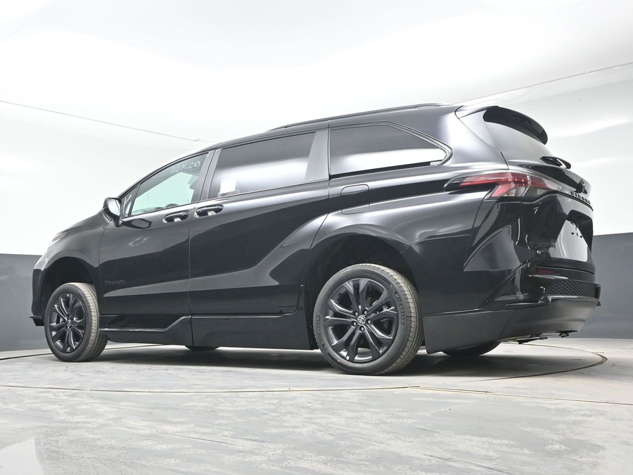 Black Toyota Sienna image number 24