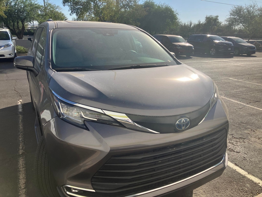 Used 2023 Toyota Sienna Hybrid XLE Base - BraunAbility Side Entry Entry Fold Out Automatic Ramp