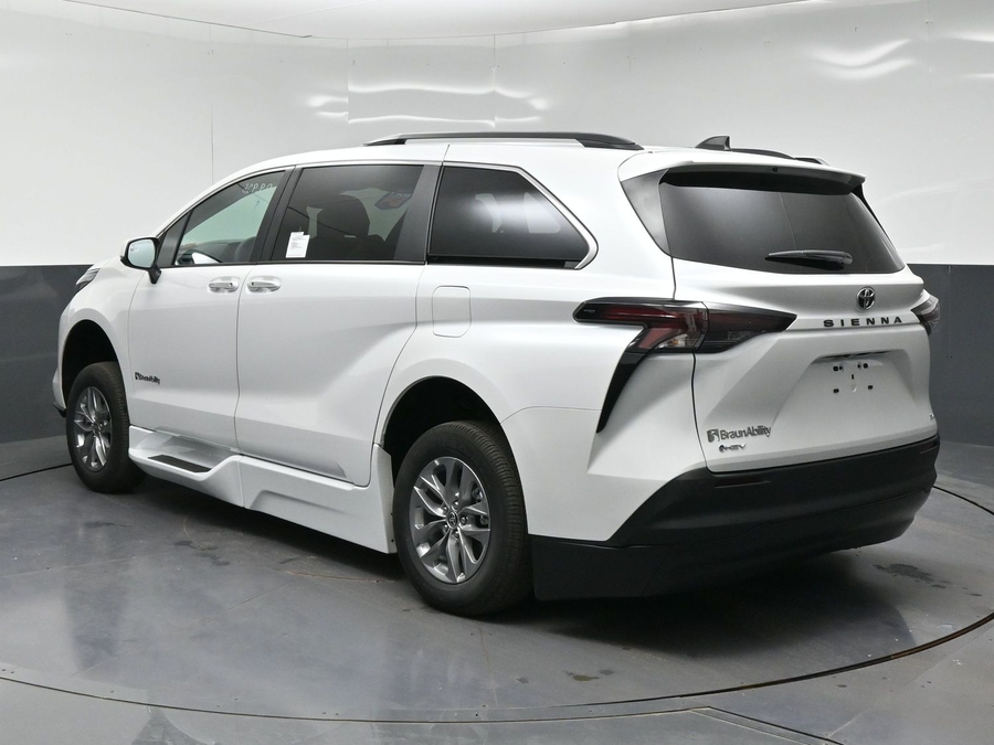 New 2026 Toyota Sienna Hybrid XLE Add - BraunAbility Side Entry In Floor Automatic Ramp