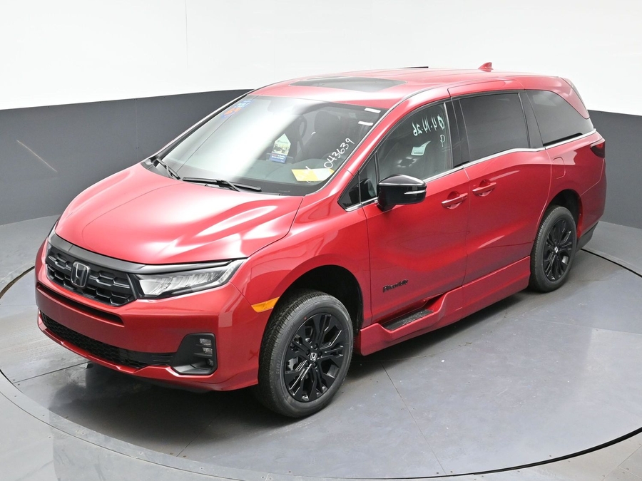 Red Honda Odyssey image number 20