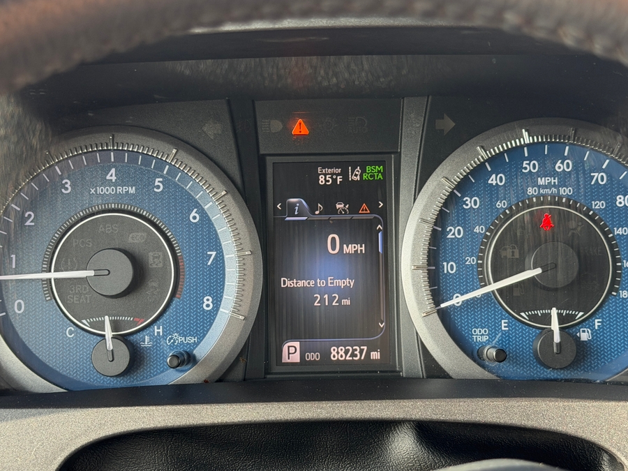 Used 2018 Toyota Sienna XLE Base - BraunAbility Side Entry Entry Fold Out Automatic Ramp