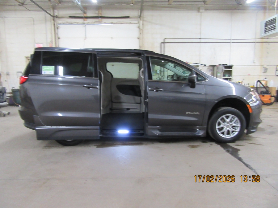 2021 CHRYSLER VOYAGER - Image 40