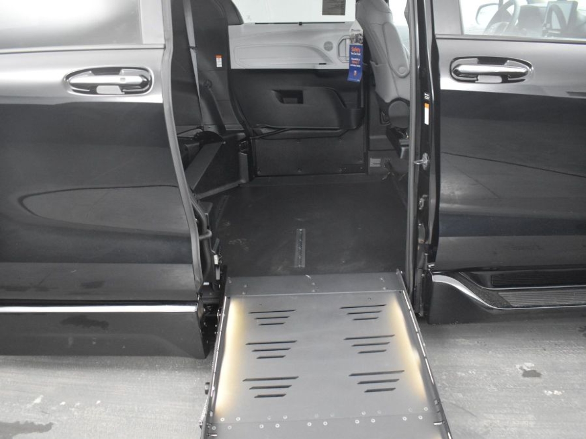 2025 TOYOTA SIENNA - Image 12