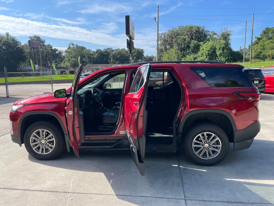Red Chevrolet Traverse image number 12
