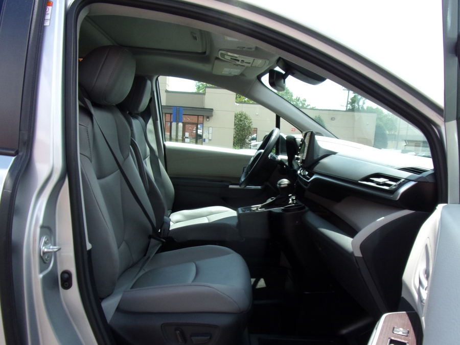 2023 Toyota Sienna XLE - Photo 15