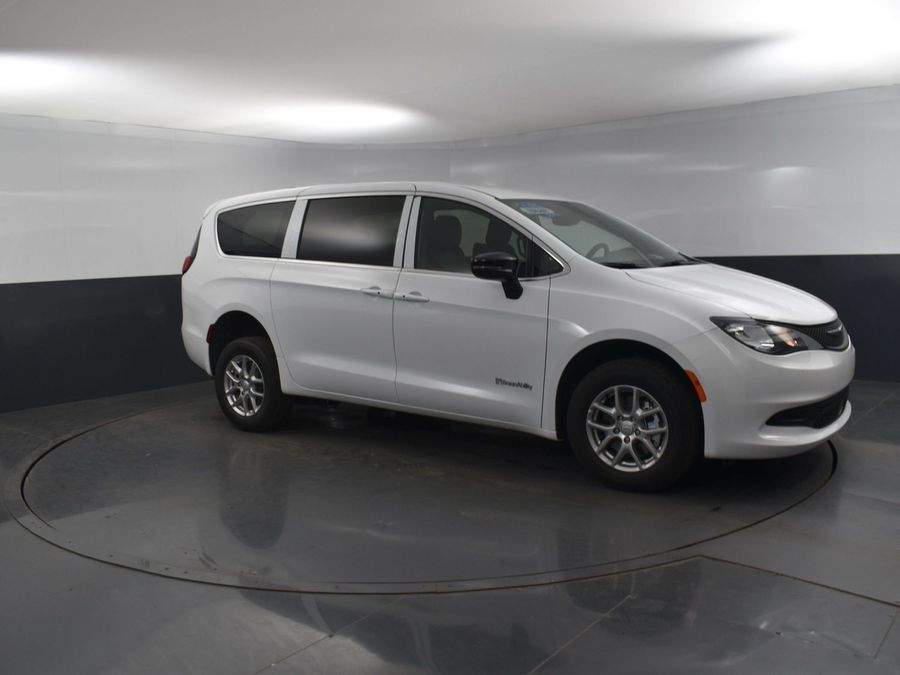 New 2025 Chrysler Voyager LX - BraunAbility Rear Entry Entry Fold Out Manual Ramp