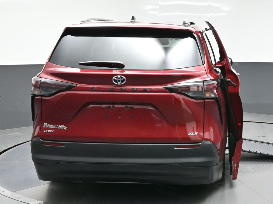 New 2026 Toyota Sienna Hybrid XLE Add - BraunAbility Side Entry In Floor Automatic Ramp