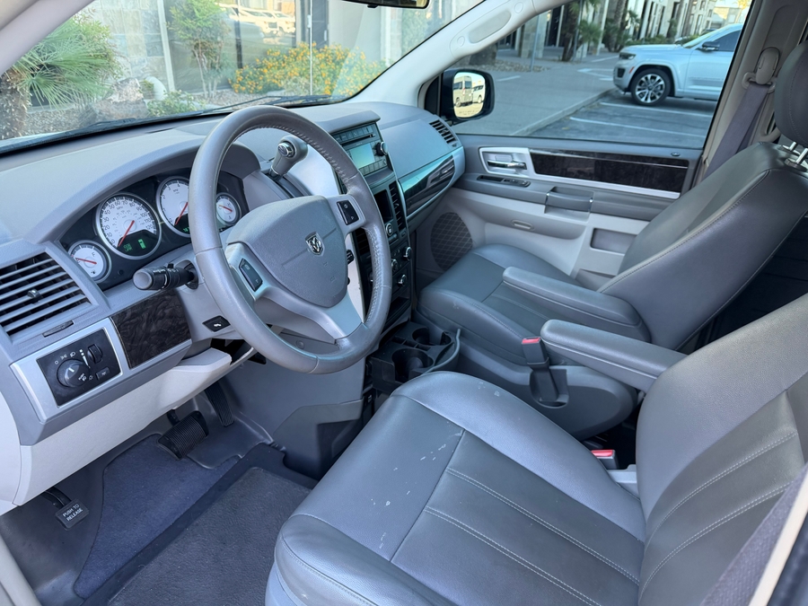 Used 2010 Dodge Grand Caravan SXT - BraunAbility Side Entry Fold Out Automatic Ramp