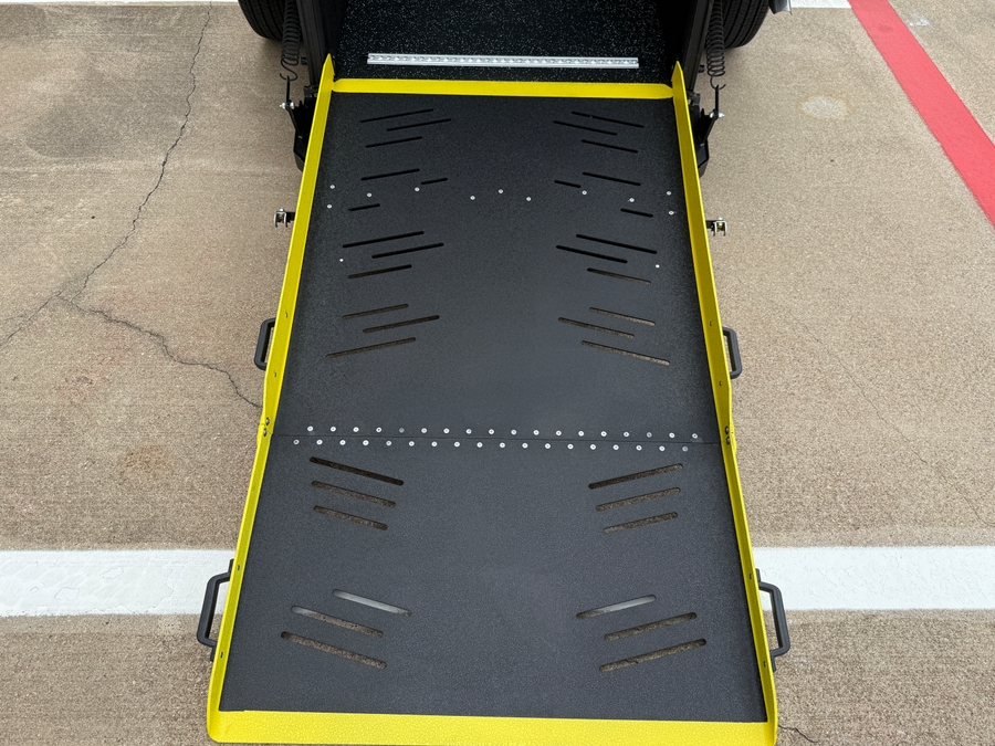 New 2026 Toyota Sienna Hybrid LE - Vantage Mobility Commercial Rear Entry Entry Fold Out Manual Ramp