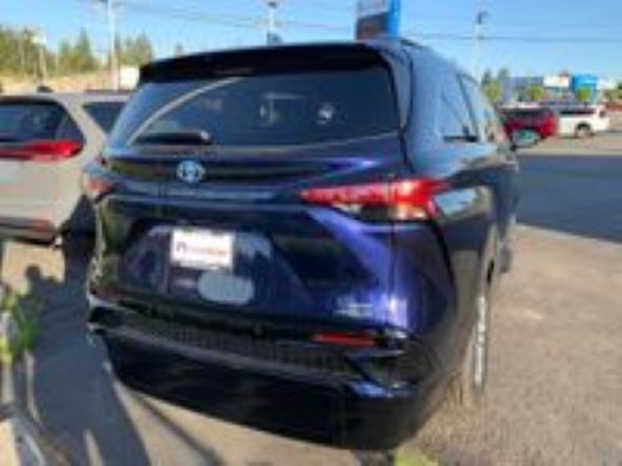 New 2026 Toyota Sienna Hybrid AWD XSE - VMI Side Entry In Floor Automatic Ramp