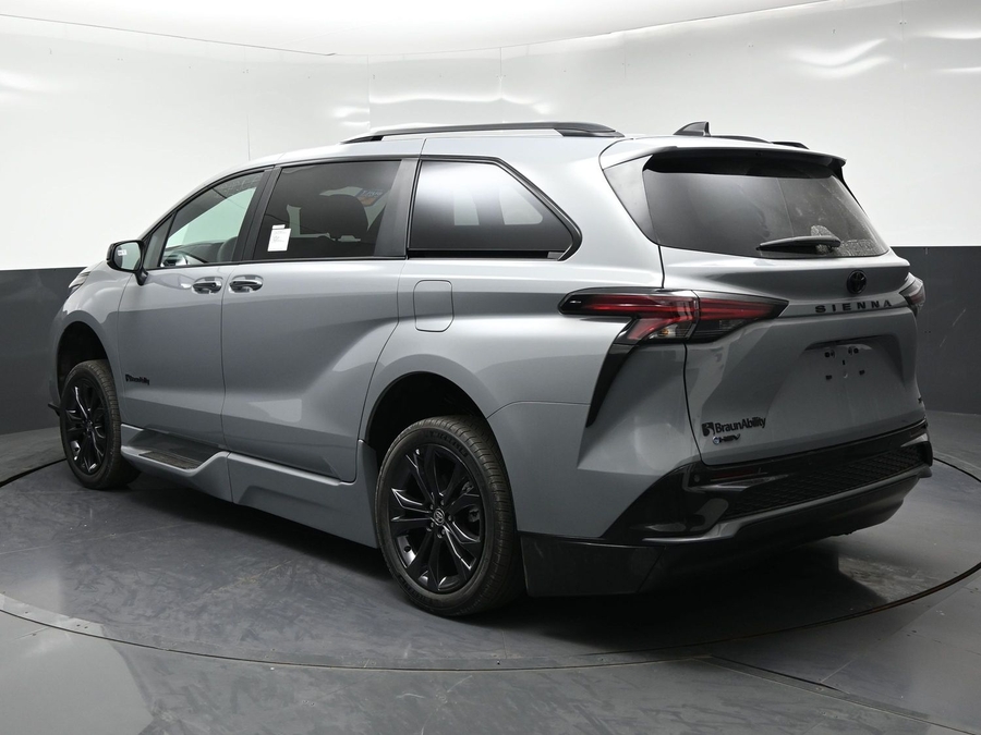New 2026 Toyota Sienna Hybrid XSE Sport - BraunAbility Side Entry Fold Out Automatic Ramp