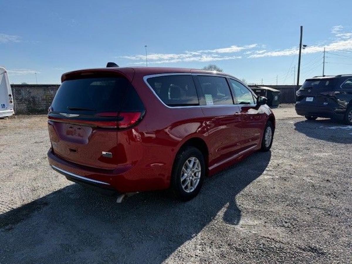 2025 CHRYSLER PACIFICA - Image 5