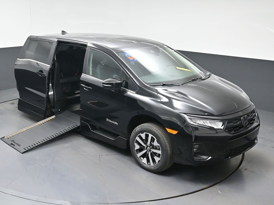 Black Honda Odyssey image number 14