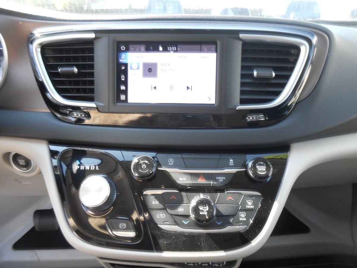 2022 CHRYSLER VOYAGER - Image 8